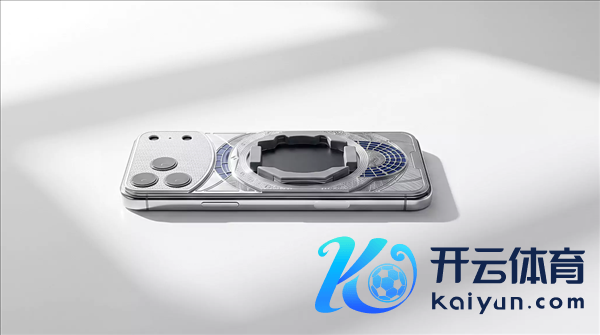 35万起售！Caviar推出iPhone 17 Pro Max典藏版：机身可拆装瑞士名表